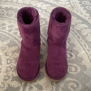 PURPLE CLASSIC UGGS!